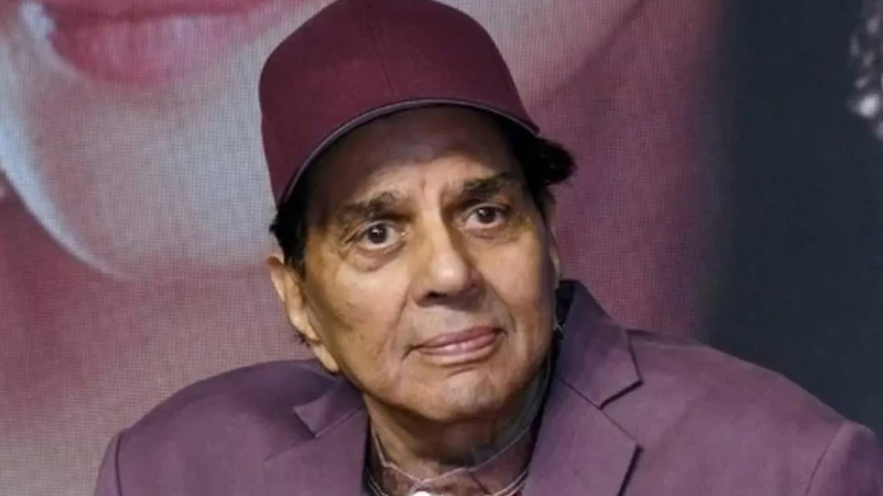Dharmendra: Hospitalized Bollywood actor Dharmendra.. Fans are worried