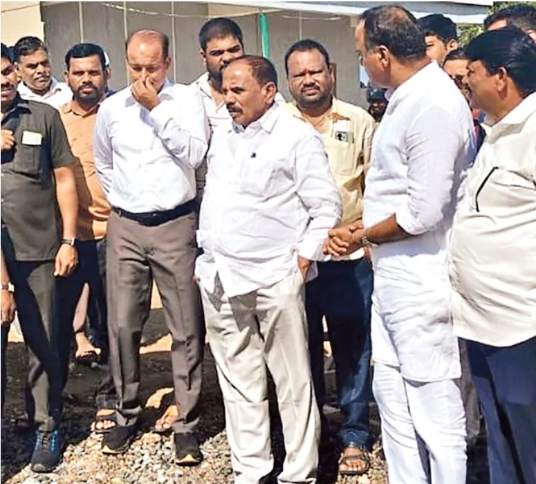 Komatireddy Rajagopal Reddy: Why did Yadanna come into Congress ..? Congress Ijjat's Komati Reddy?