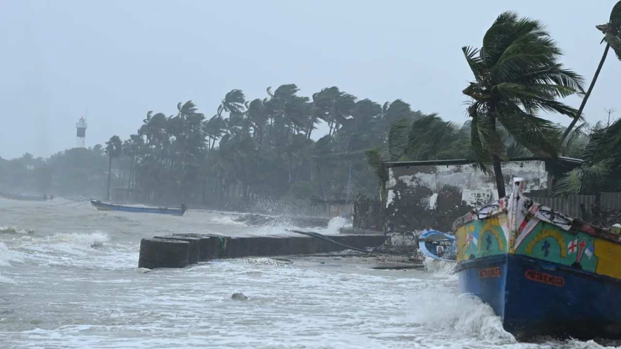 Ditva Cyclone: ​​Ditva cyclone effect to Tamil Nadu..