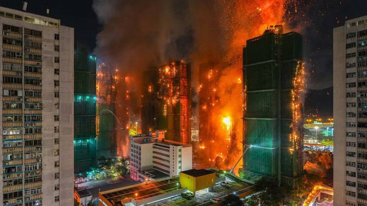 Hong Kong: A terrible fire in Hong Kong.. 13 people died